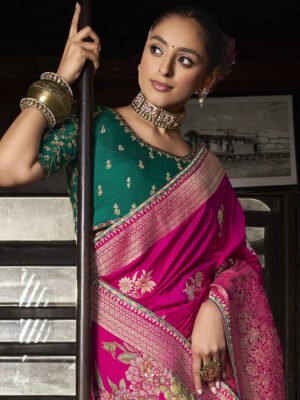 Ivory Elegance – Timeless Ethnic Drape